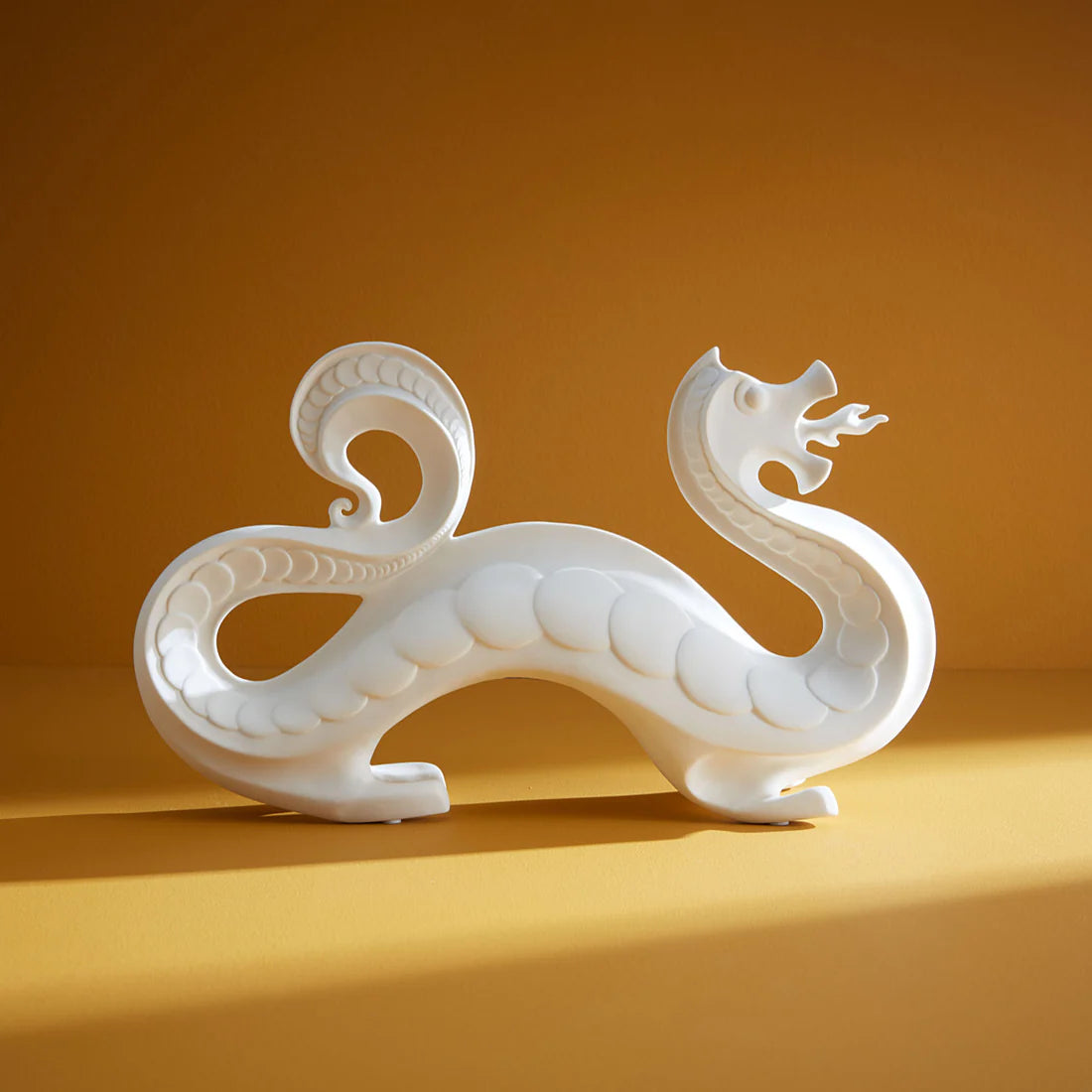 Escultura de Dragón de porcelana